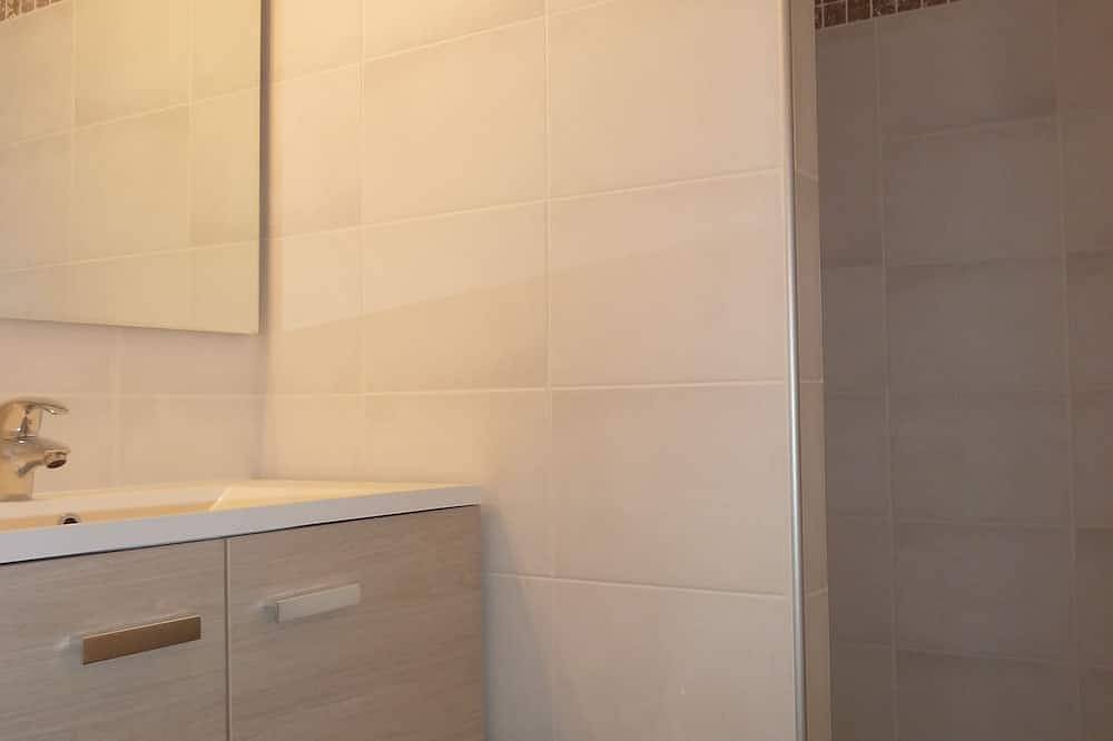 Appartement entier, La Roseraie des Côtes Gite 4 places avec Piscine possibilité 2 couchages de plus in Vinsobres, Région de nyons