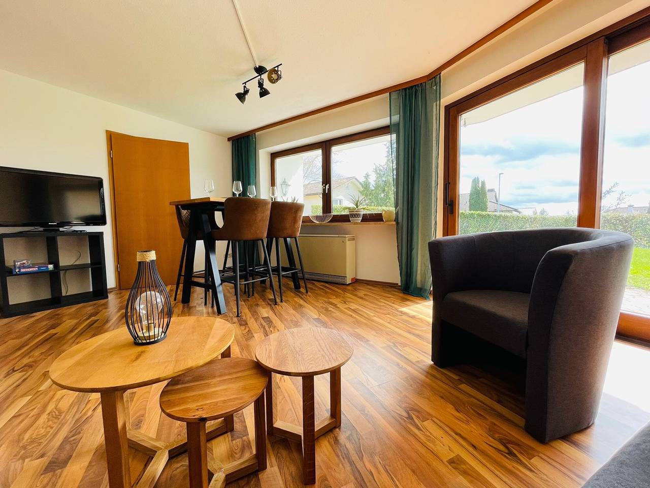 Ganze Wohnung, Ferienwohnung "Seeriwa" mit Panoramablick, privater Terrasse und Wlan in Stockach, Landkreis Konstanz