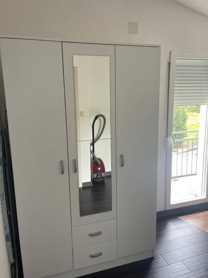 Gîte pour 6 personnes, avec jardin ainsi que balcon et vue dans Bar - 3