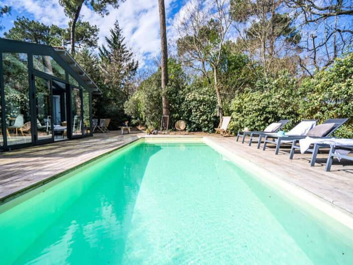 Gîte pour 10 personnes, avec piscine ainsi que terrasse et jardin, adapté aux familles sur la Dune du Pilat - 4
