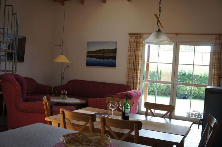 Ferienhaus für 6 Personen, mit Terrasse und Garten sowie Seeblick in Jabel - 2