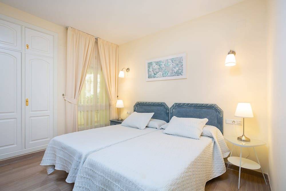 Entire apartment, Luxury Marine Apartament Wifi in Benalmádena Costa, Costa del Sol