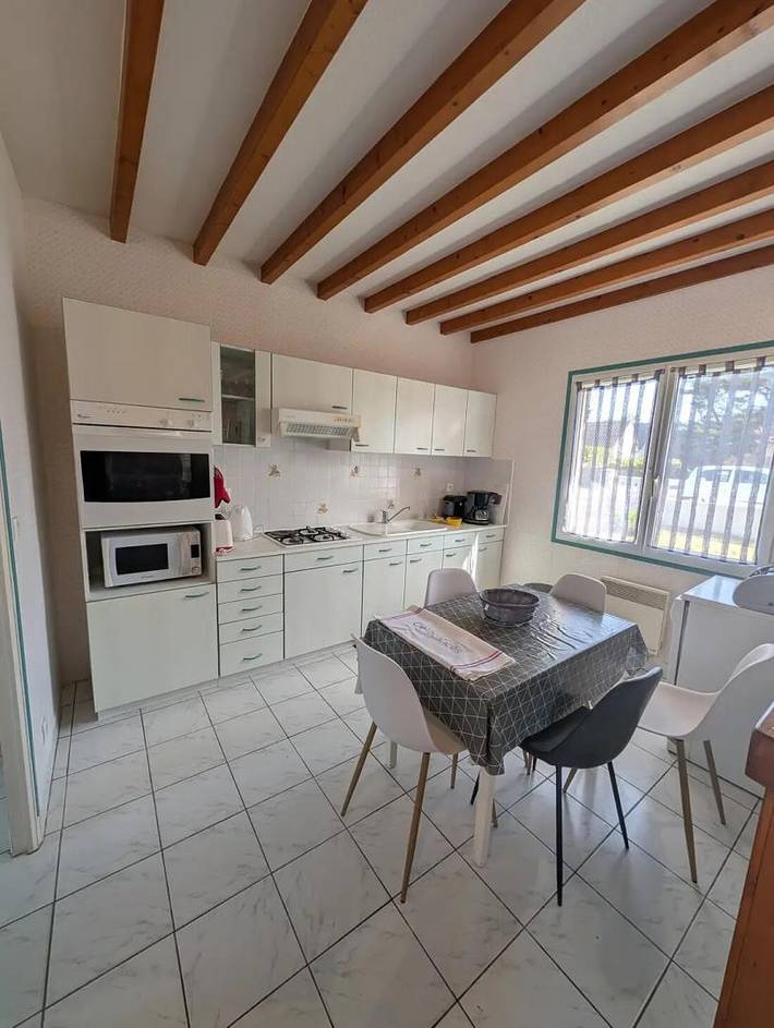 Gîte pour 6 personnes, avec jardin et terrasse à Denneville - 4