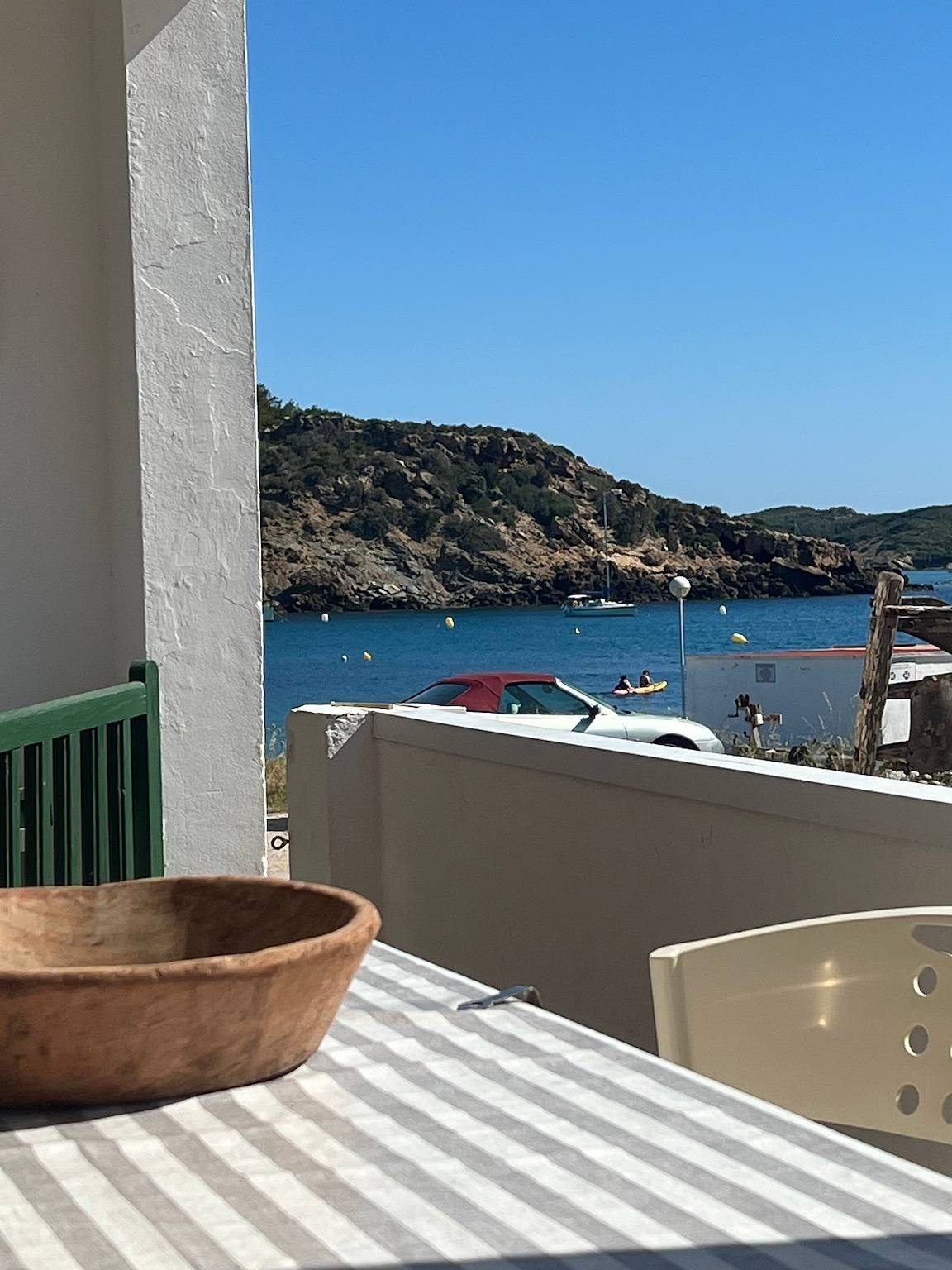Appartamento intero, Appartamento 'Lamorino Una Casa' con vista mare, terrazza privata e Wi-Fi in Es Grau, Mahon