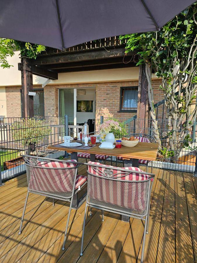 Ferienwohnung für 4 Personen, mit Terrasse und Ausblick in Hambach (Neustadt)