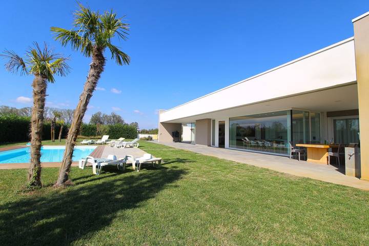 Villa for 8 people, with garden - 1