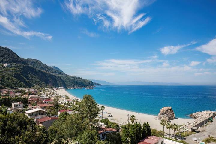 Appartamento per 4 persone, con balcone e panorama a Gioia Tauro