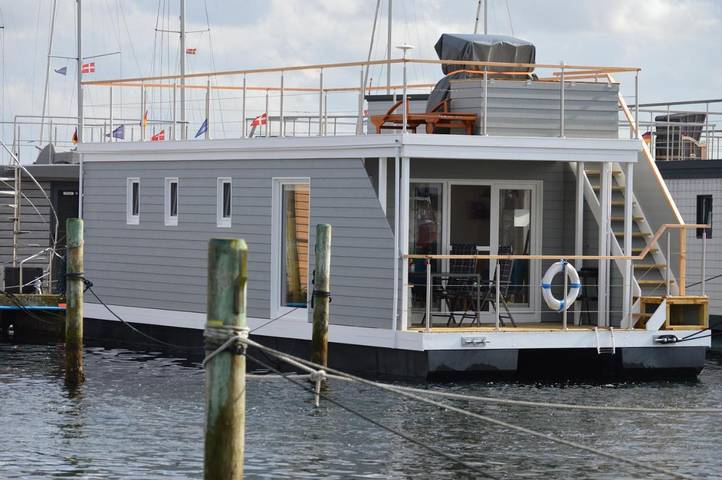Boot für 5 Personen, mit Terrasse und Ausblick sowie Seeblick