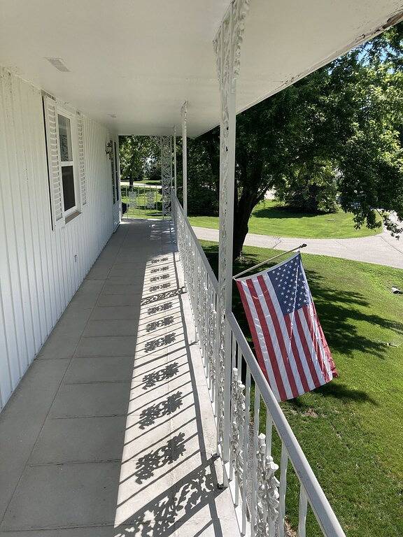 Beautiful home located 15 minutes form downtown Milwaukee . in Mequon, Ozaukee County