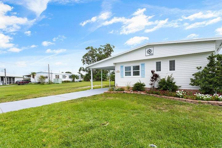 Camping for 10 people, with yard in West Coast of Florida