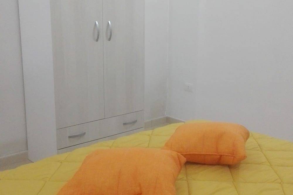 Ganze Wohnung, Accommodation at 50 meters. from the sea, 5 minutes from Gallipoli and the Maldives of Salento. in Torre Suda, Racale
