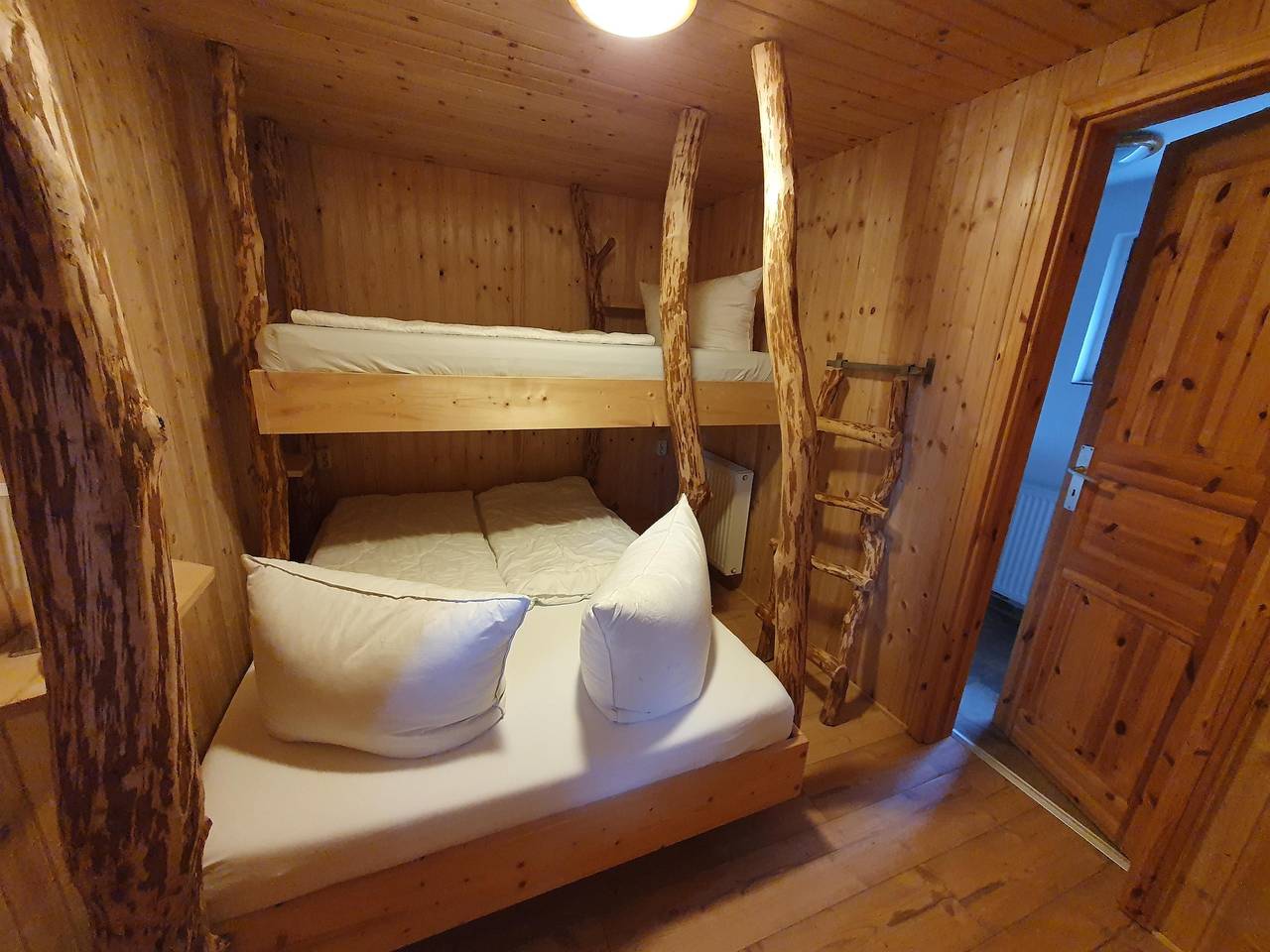 Ganze Ferienwohnung, Blauer Bungalow 315 Last Minute in Manebach, Ilmenau