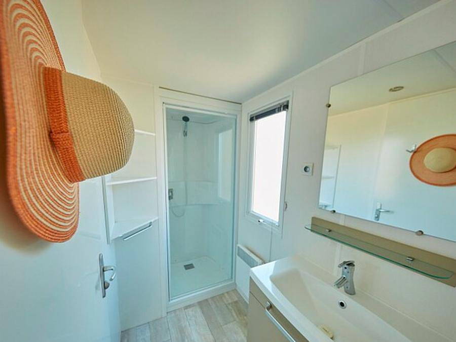 Camping Via Romana  - Mobile home 5 persons - Mobile-home | Comfort Xl | 2 Bedrooms | 5 Pers. | Raised terrace | Air conditioning in Prunelli-di-Fiumorbo, Parc naturel régional de Corse