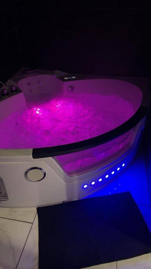 Location de vacances pour 4 personnes, avec balcon et jacuzzi à La Machine - 2