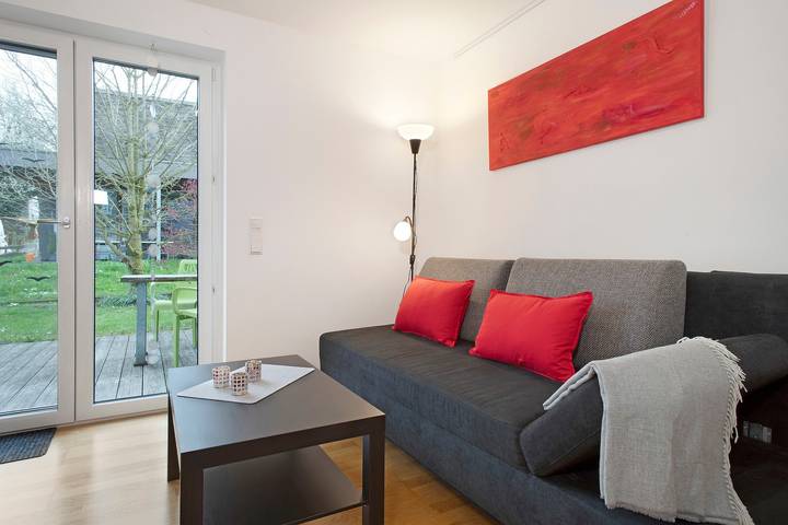 Geheel appartement, Riekes appartement met privéterras en wifi in Friedrichshafen, Region Bodensee-Oberschwaben