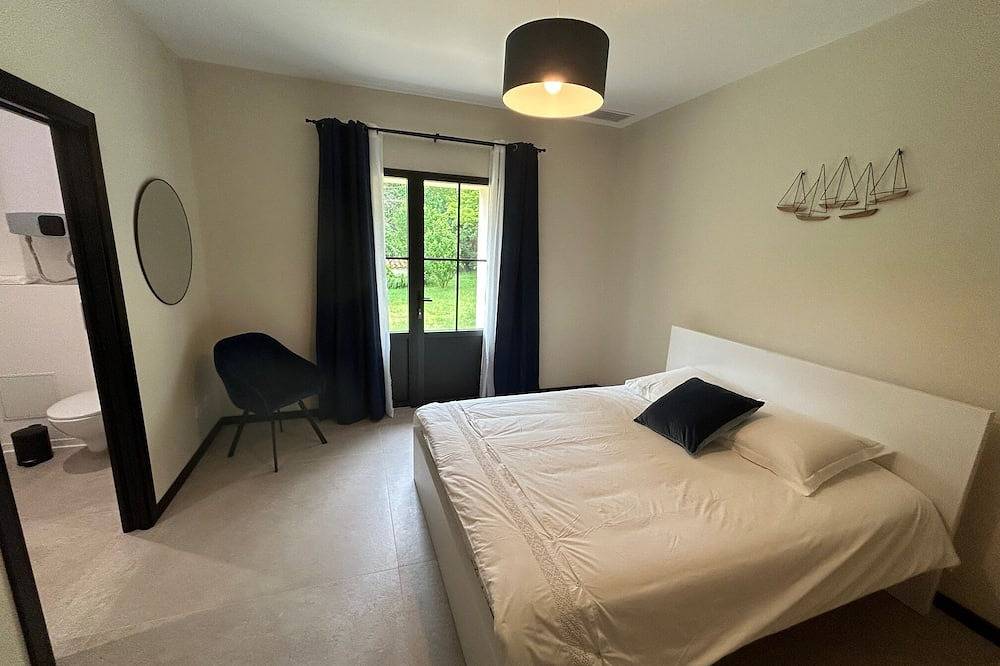 Maison Proche lac Hourtin et Océan in Gaillan-en-Médoc, Médoc Regional Natural Park