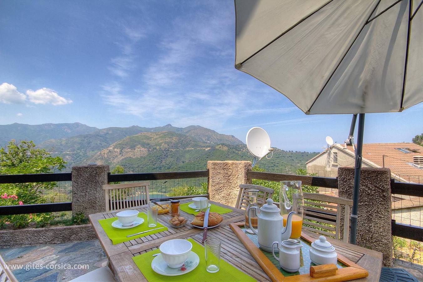 Le 57781 in Chiatra, Corte region