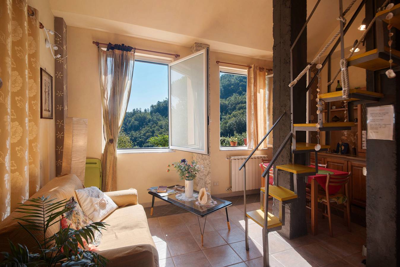 Apartamento entero, Apartamento 'La Cantina Del Sole' con vistas a la montaña y balcón in Valdipino, Riccò del Golfo di Spezia