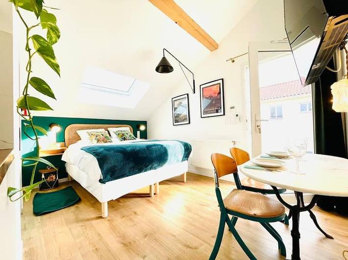 Gîte pour 2 personnes, avec Balcon ainsi que Terrasse et Vue à Chapareillan