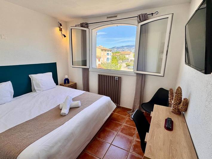 Hotel para 2 personas, con vistas y jardín - 1