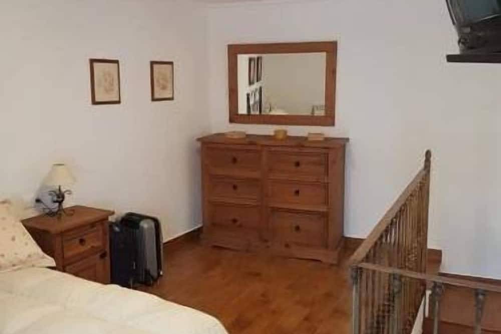 Self catering La Casita de Rosario for 8 people in Cortes de la Frontera, Málaga Province