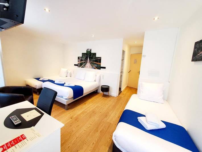 Hôtel pour 3 personnes, avec terrasse dans Palais des Congrès Opéra - 4