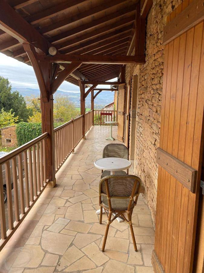 Gîte pour 4 personnes, avec balcon dans Chevagny-les-Chevrières