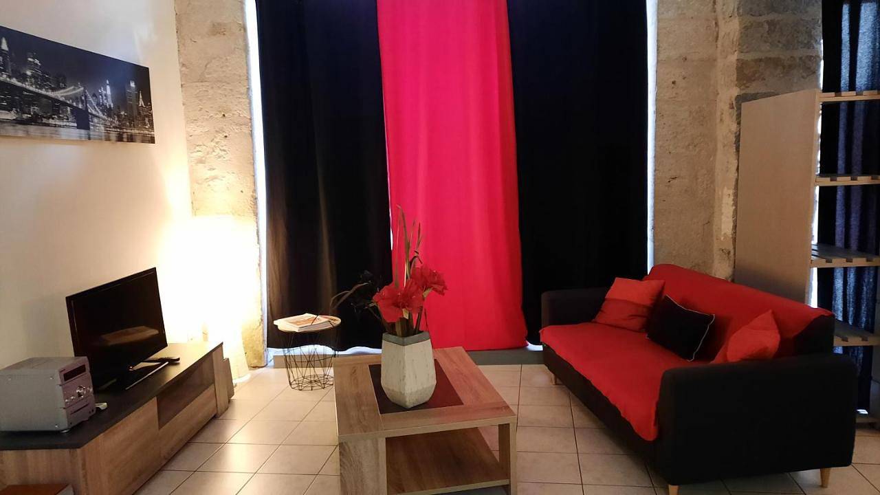 Appartement entier, One-Bedroom Apartment in Périgueux, Périgord Blanc