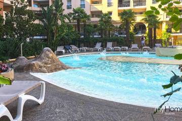 Gîte pour 4 personnes, avec piscine et terrasse, animaux acceptés dans Office De Tourisme Cannes La Bocca