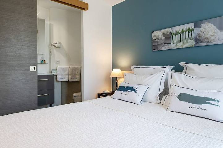 Gîte pour 2 personnes, avec terrasse ainsi que jardin et jacuzzi dans Plage Trenez - 3