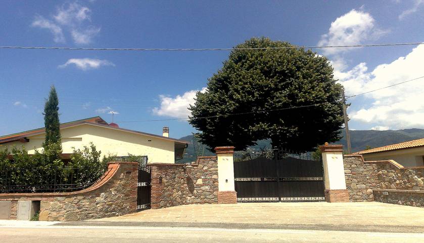 Villa für 10 Personen, mit Ausblick und Garten in Italien - 2