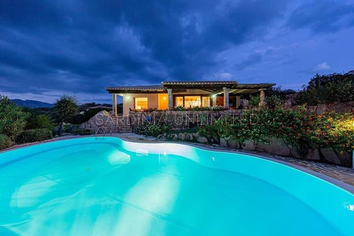 Villa per 11 persone, con terrazza e piscina nonché giardino - 1