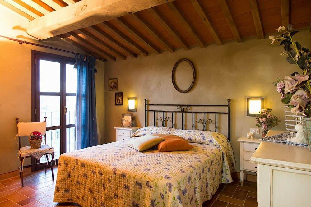 Ganze Wohnung, Fewo in Lari, mit Klimaanlage und Terrasse, Pool, Restaurant, Wi-Fi, Dorfnah,Fr in Lari, Casciana Terme Lari