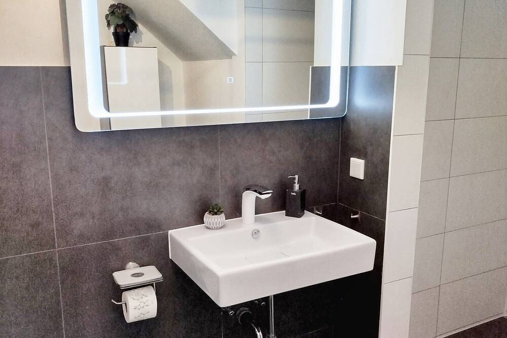 Ganze Wohnung, One-Bedroom Apartment in Wuppertal, Bergisches Land