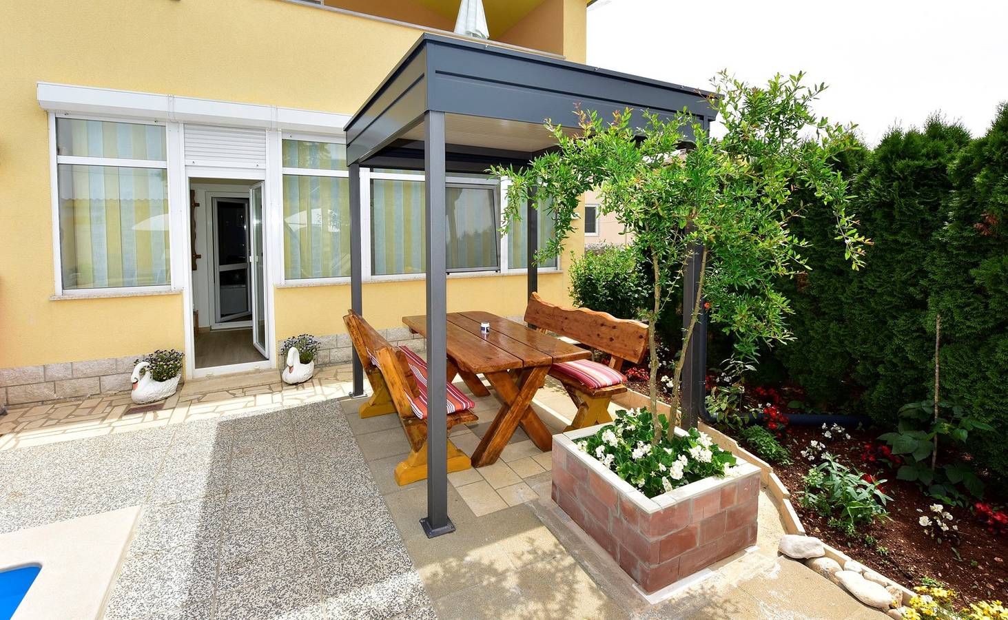 Ganze Wohnung, Wohnung Laura D mit Gemeinschaftspool
 in Nova Vas, Porec und Umgebung