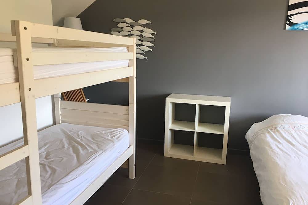 Villa con impresionantes vistas al mar, a 5-10 minutos a pie de la playa, para 12 personas in Porto Pollo (Córcega), Serra-di-Ferro