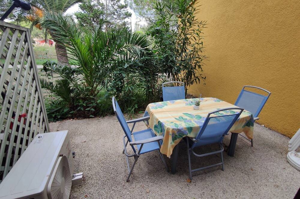 Ganze Wohnung, Vacation village with swimming pool and entertainment in Arles, Mittelmeerküste (Frankreich)