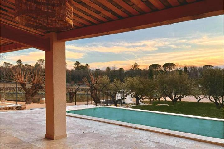 Location de vacances pour 20 personnes, avec Terrasse et Jardin ainsi que Piscine et Vue à Saint-Maximin-la-Sainte-Baume - 3