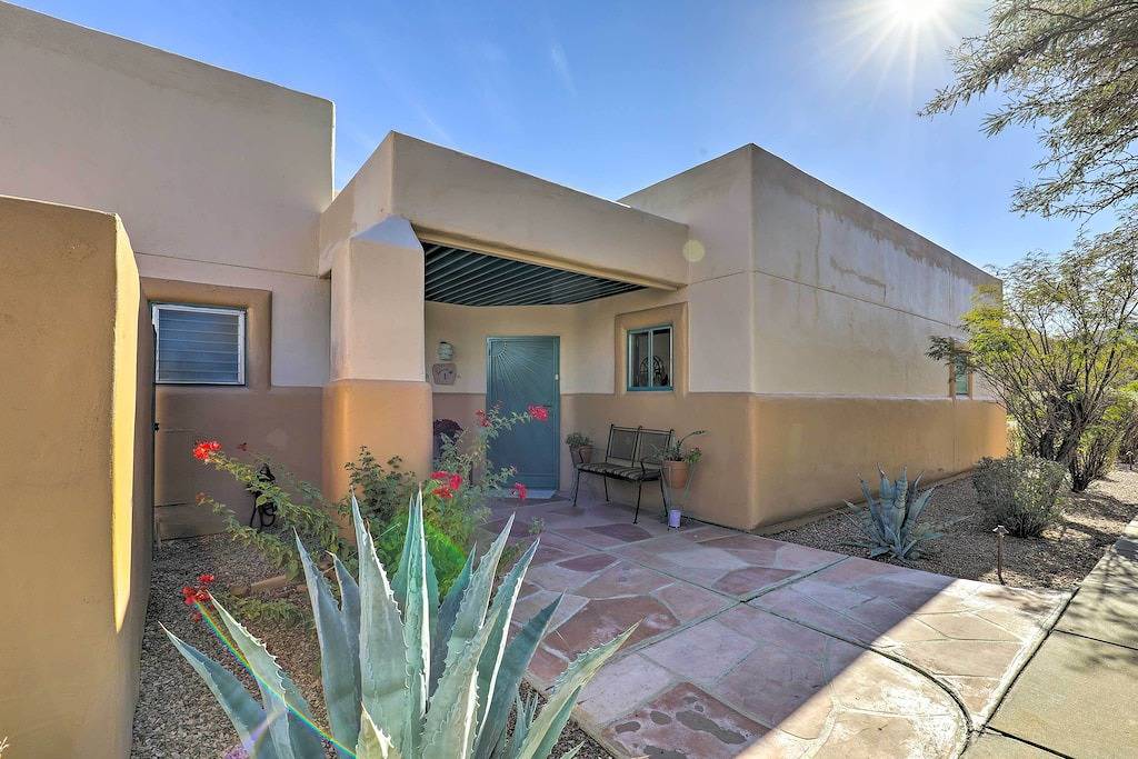 Tucson Home w/ Bbq & Patio, 5 Mi to ‘A’ Mountain! in Tucson, Pima County