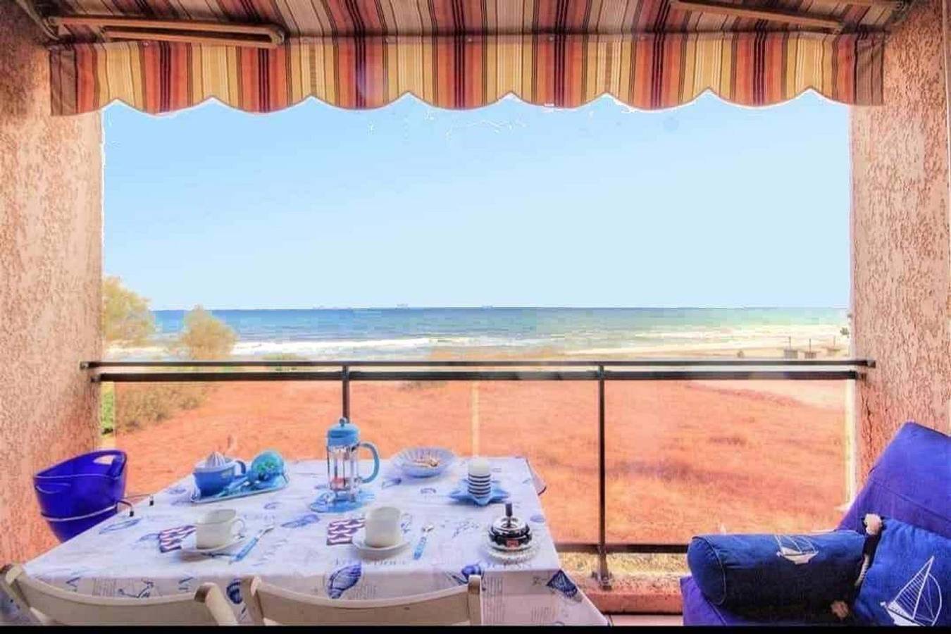 Ganze Ferienwohnung, Studio mit den Füßen im Wasser, außergewöhnliche Aussicht... in Moriani-Plage, Corte und Umgebung