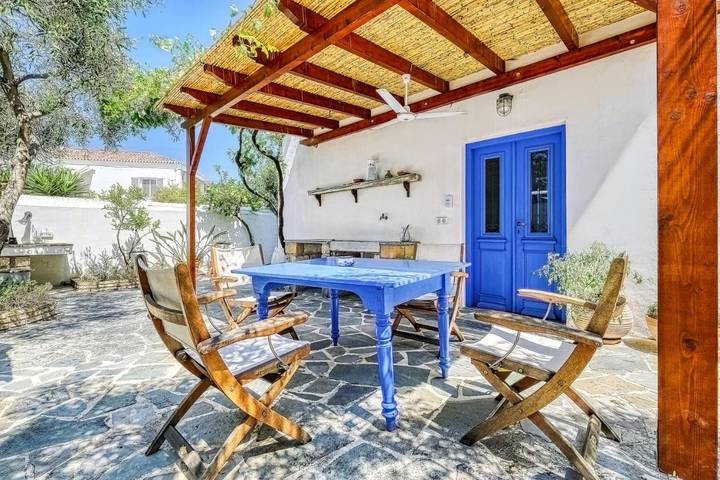 Villa for 8 people, with balcony in Spetses