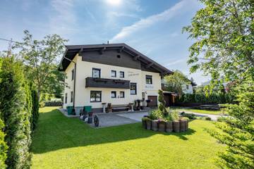 Gîte pour 5 personnes, avec balcon et jardin, adapté aux familles à Hochfilzen