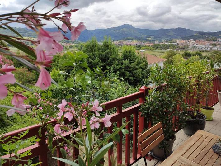 Apartamento de vacaciones para 4 personas, con piscina además de balcón y vistas - 1