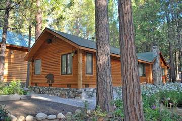 Log Cabin for 10 People in Wawona, Mariposa County, Photo 3