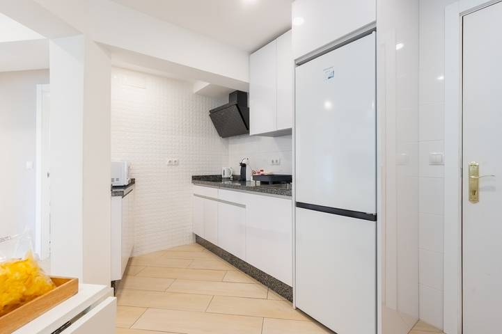 Entire apartment, Apartment 'Fedriani' with Wi-Fi and Air Conditioning in Central Seville, Sevilla