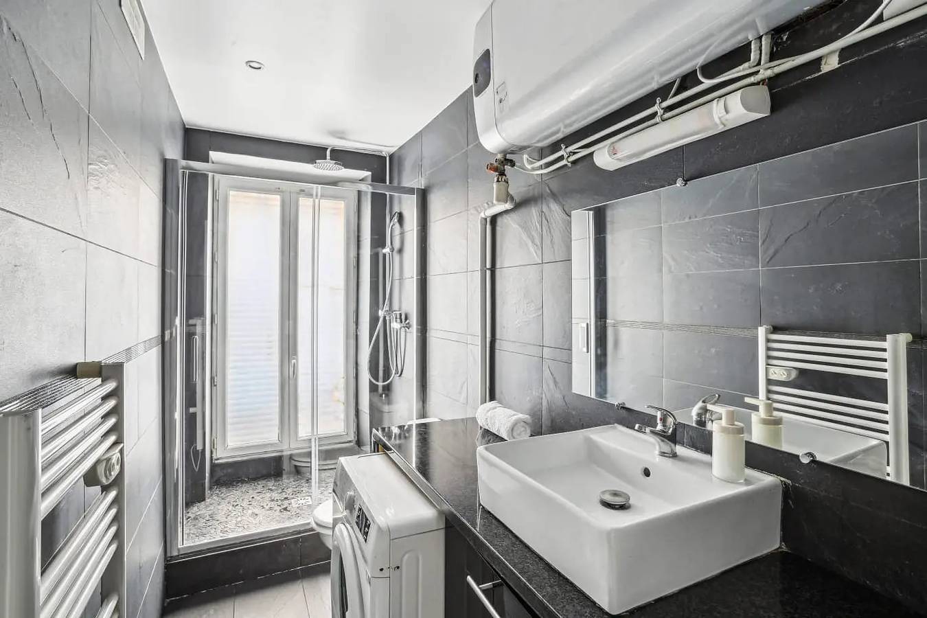 Entire apartment, Bel appartement à  10 minutes à pied de la Tour Eiffel in Eiffel Tower, Paris