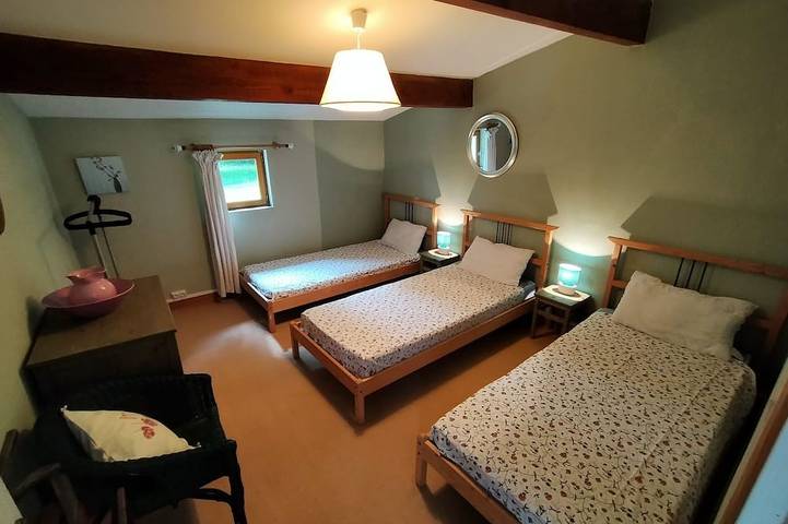 Gîte pour 36 personnes, avec jardin à Bellon - 2