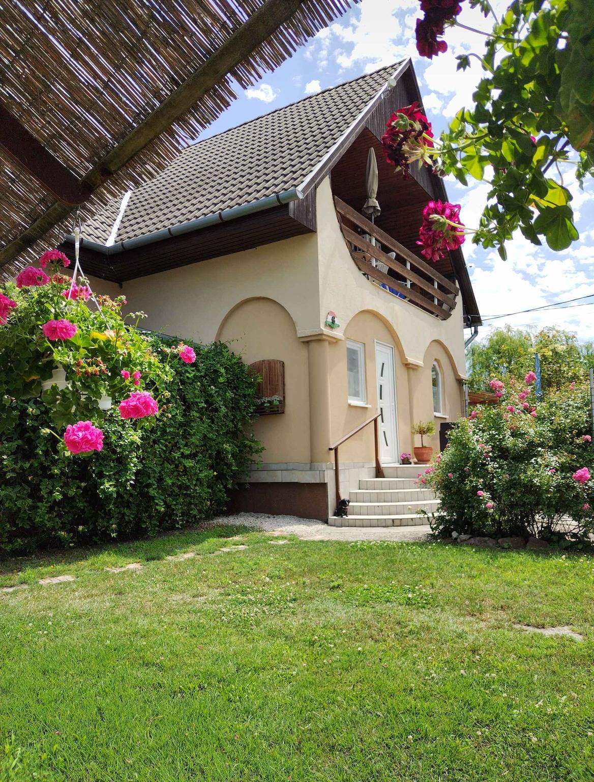 Maison de vacances avec piscine et climatisation in Balatonkeresztúr, Rive sud du lac Balaton