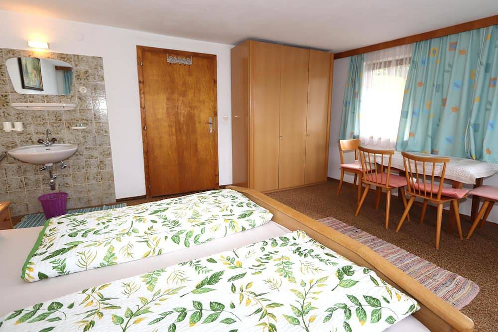 Ganze Wohnung, Gemütliche Ferienwohnung mit herrlicher Aussicht in Bruck am Ziller, Kaisergebirge