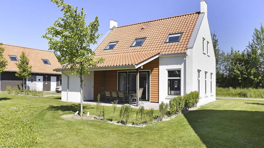 Ferienhaus für 8 Personen, mit Balkon/Terrasse und Terrasse sowie Garten und Sauna in Nieuwvliet Bad
